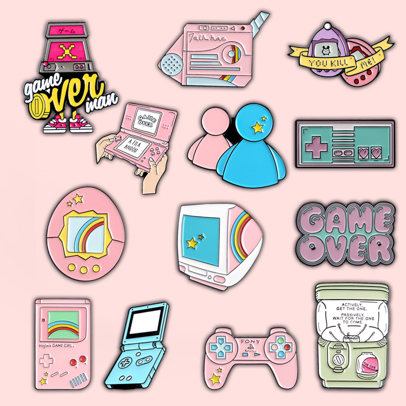 Retro Gaming Gifts - SPIELEN! 80er 90er Spiel Emaille Pins