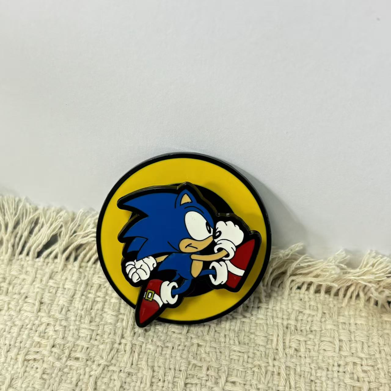 Igel Emaille-Anstecknadel im S – Retro Gaming Gifts Bewertung und Preis